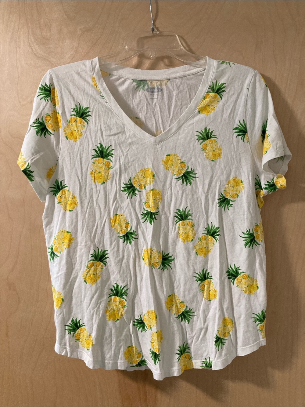 Old Navy Everywear White V-Neck Short Sleeve Top w/ Pineapples Women’s Sz Large